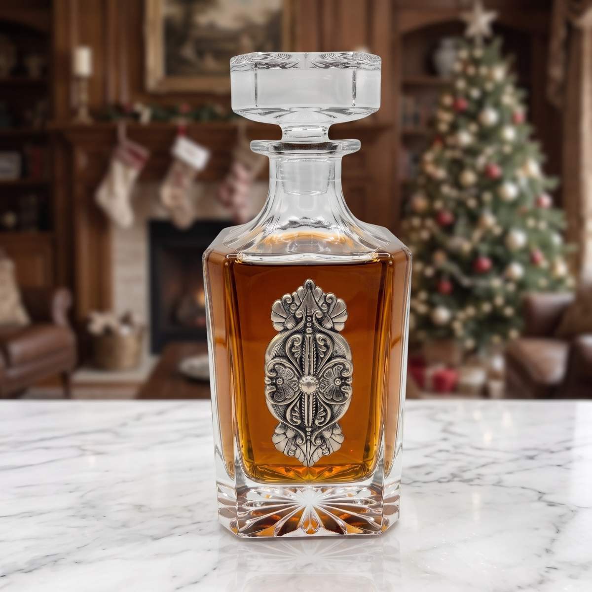 Discover our decanter with a large vintage-inspired silver medallion. This is a great gift for an antique lover or collector of vintage finds. Great Christmas gift