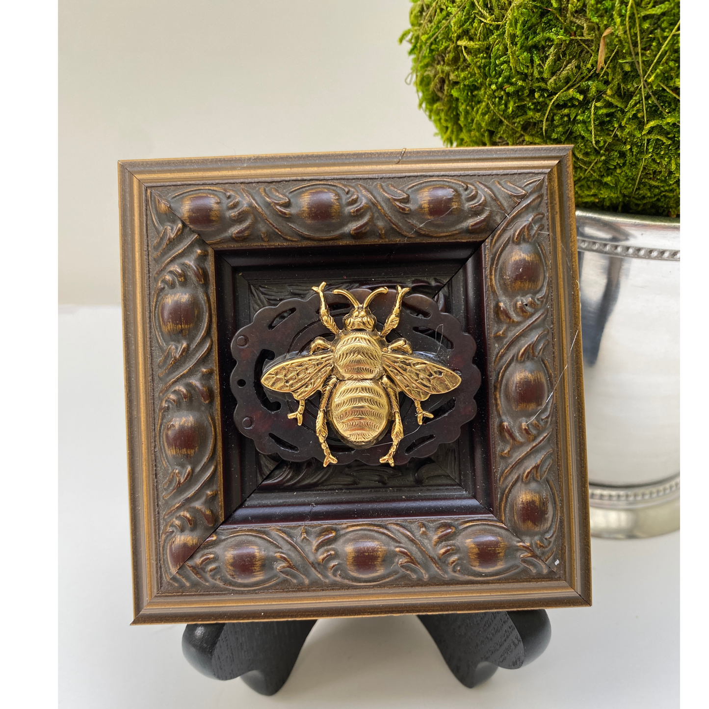 Bee Wooden Art | Vintage Frame | Real Jade | Gold Bee