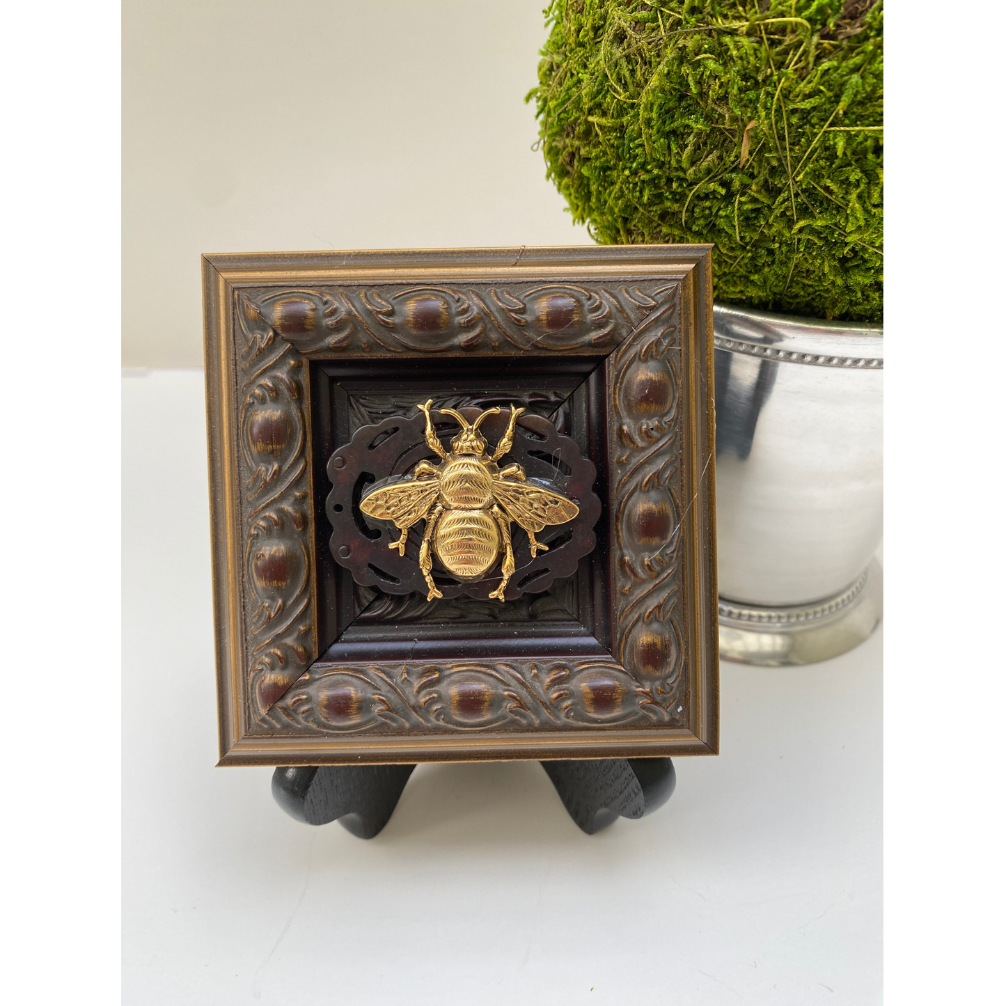 Bee Wooden Art | Vintage Frame | Real Jade | Gold Bee