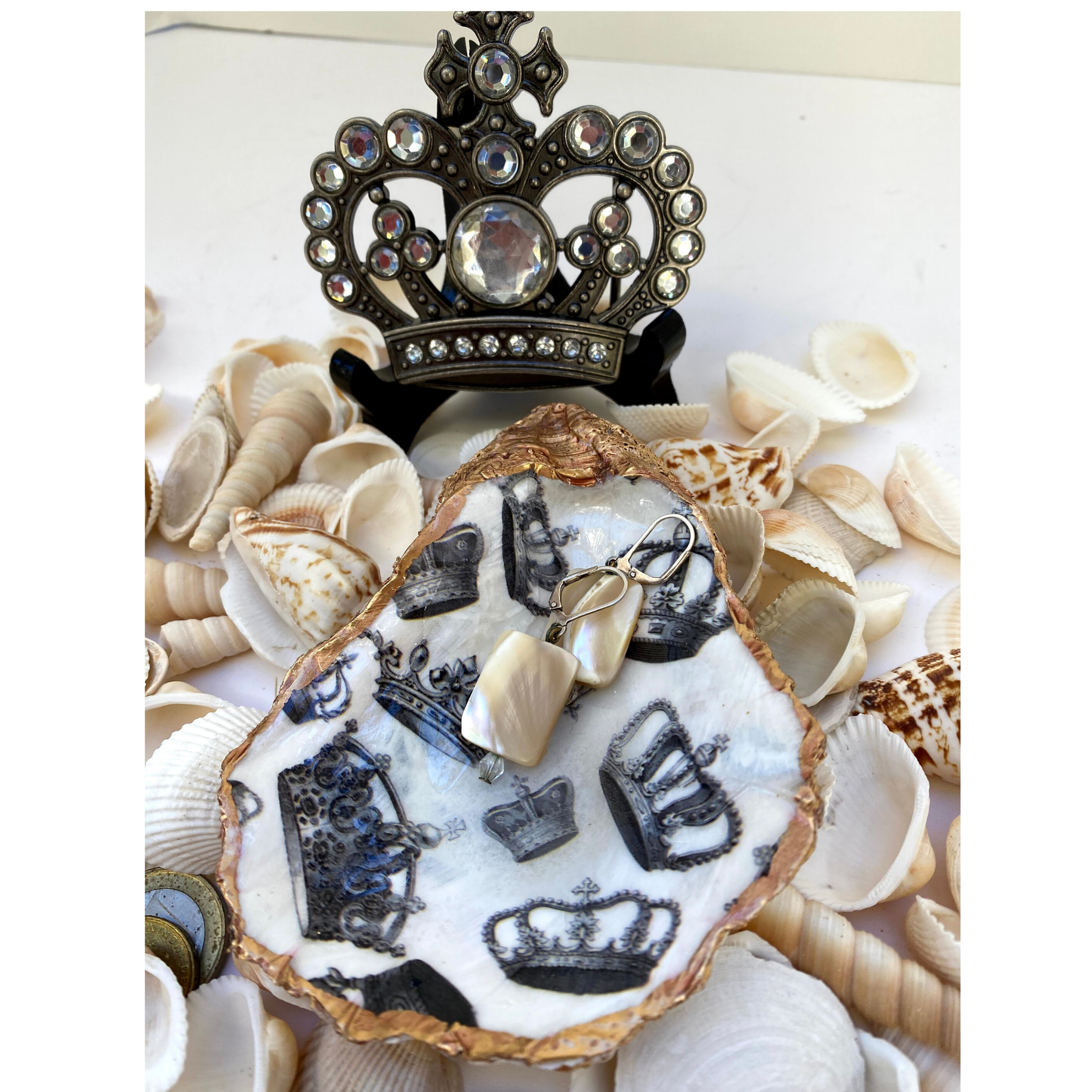 Shell Art, Crown Design, Jewelry Dish