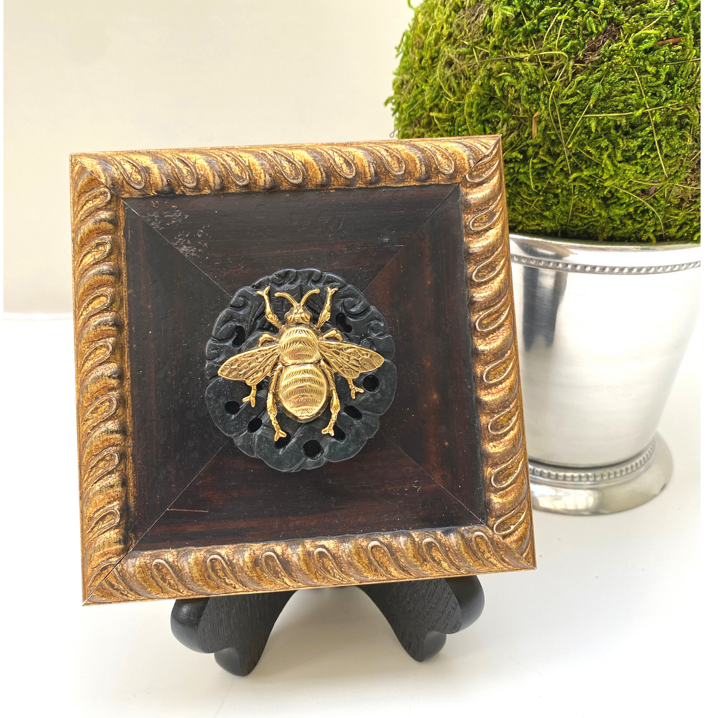 Bee Wooden Art | Fancy Gold Rope Edge | Jade and Gold Bee