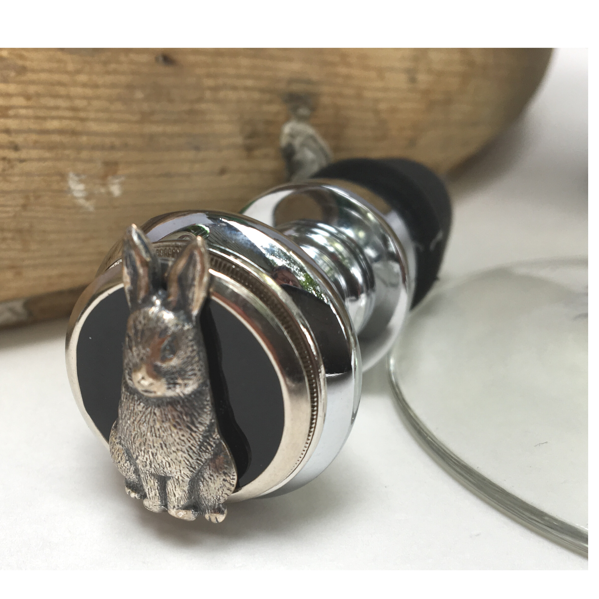 Bunny Gift, Bunny Bottle Stopper, Rabbit Bottle Stopper, Black Enamel Setting with Silver Bunny, Gift for Bunny Lovers