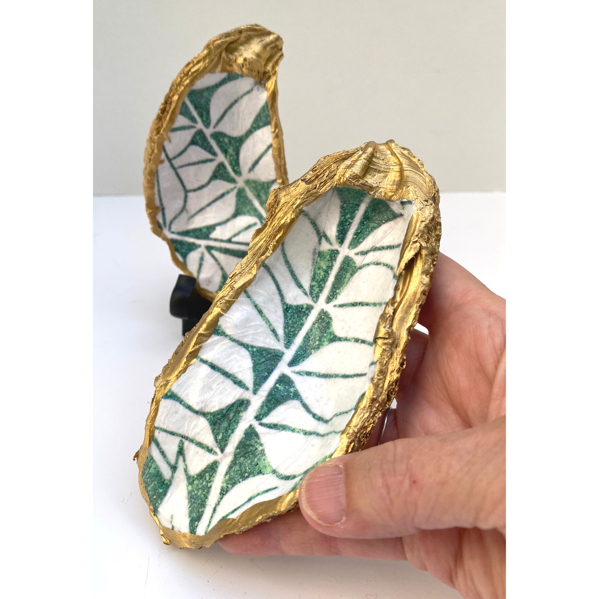 Oyster Shell Art, William Morris Inspired, Green and White Leaf Design