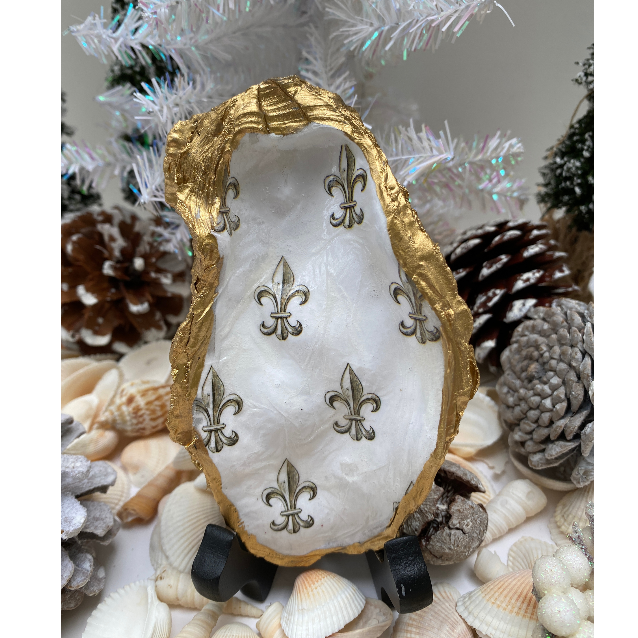 fleur de lis oyster shell art