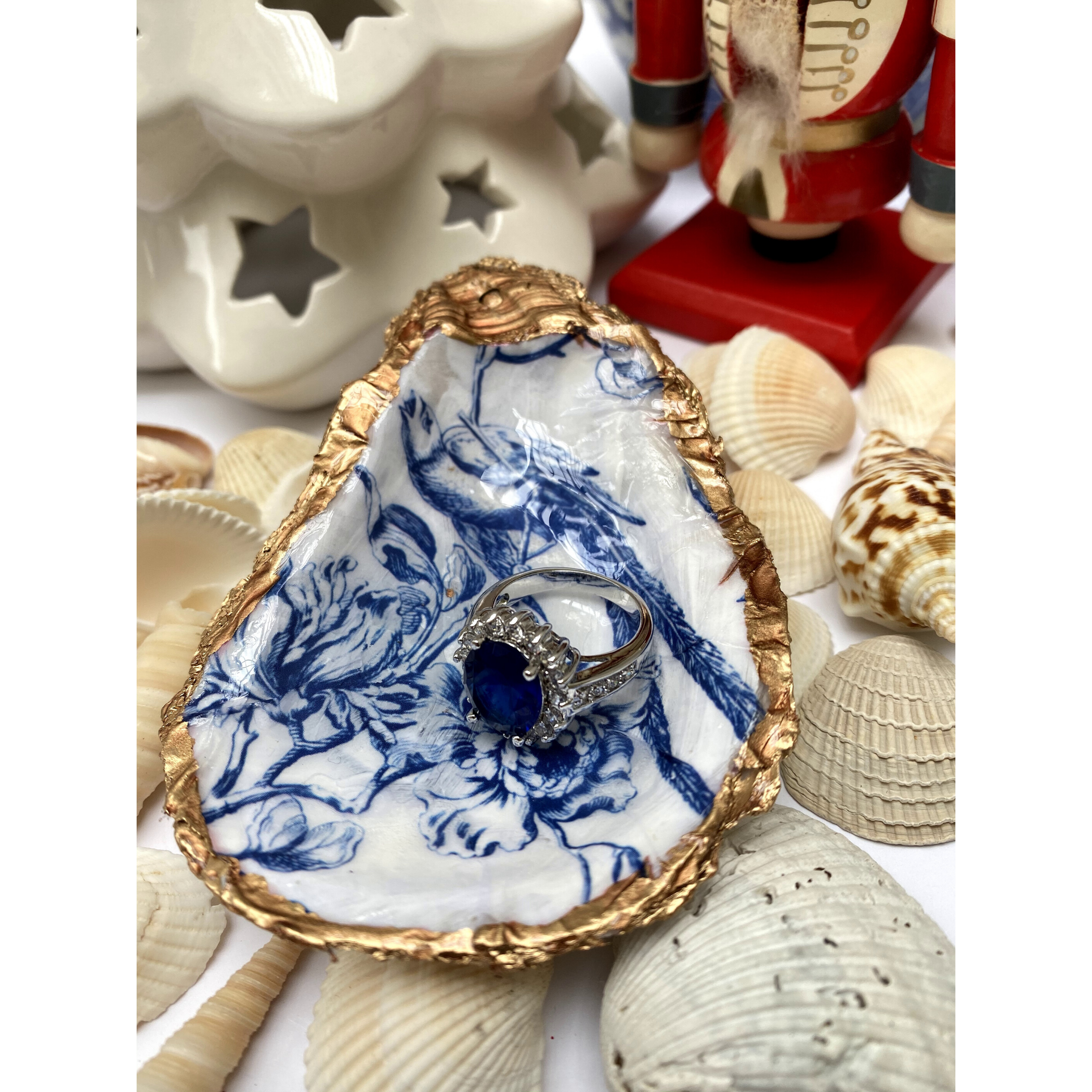 Shell Art,  Blue Chinoiserie Bird Design