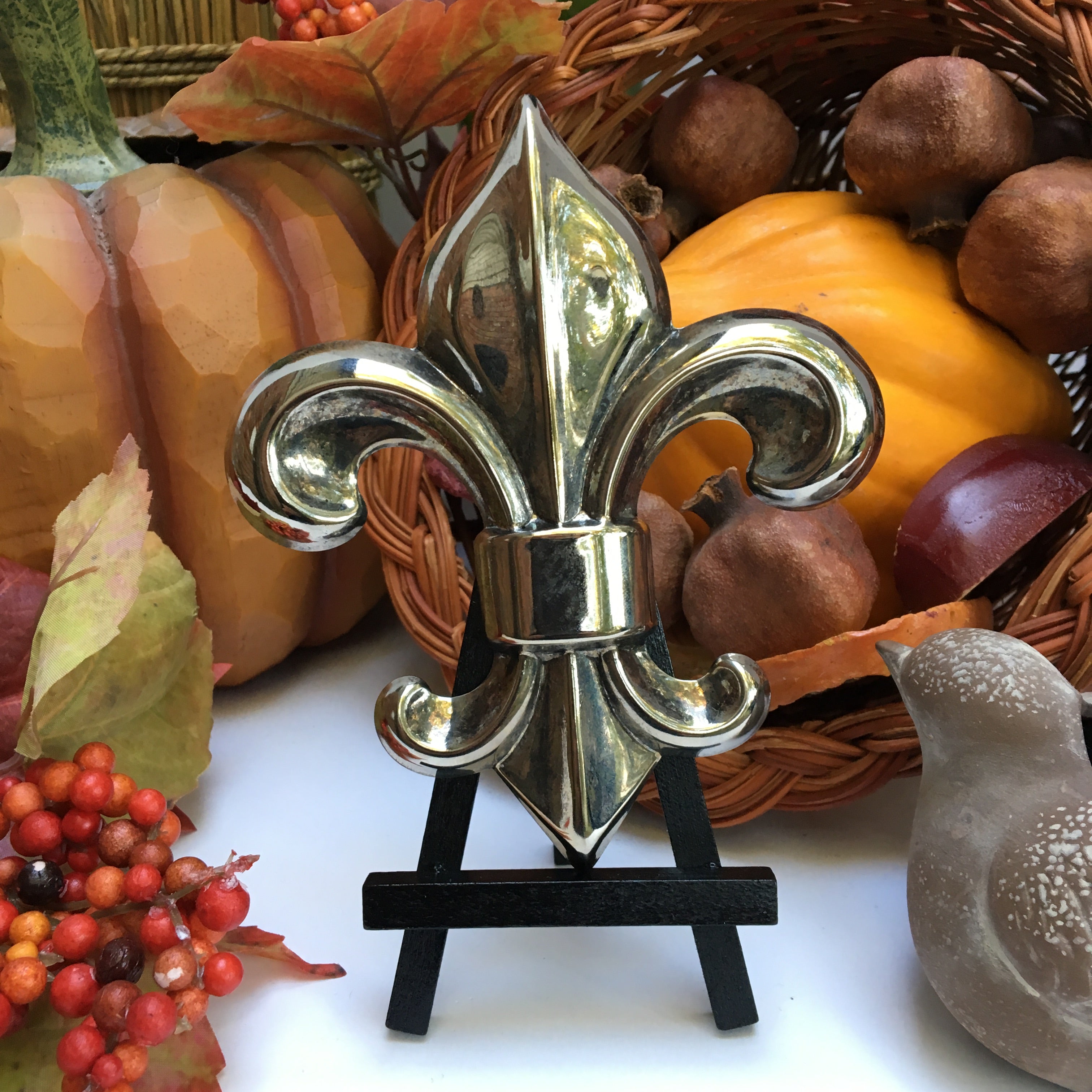 Easel Black,  Large Silver  Fleur De Lis