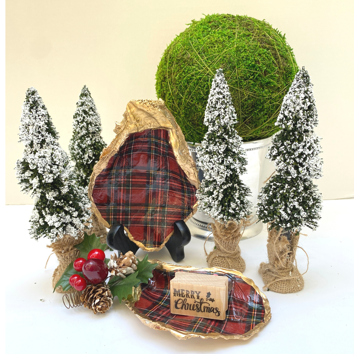 Red Tartan Oyster Shell Art